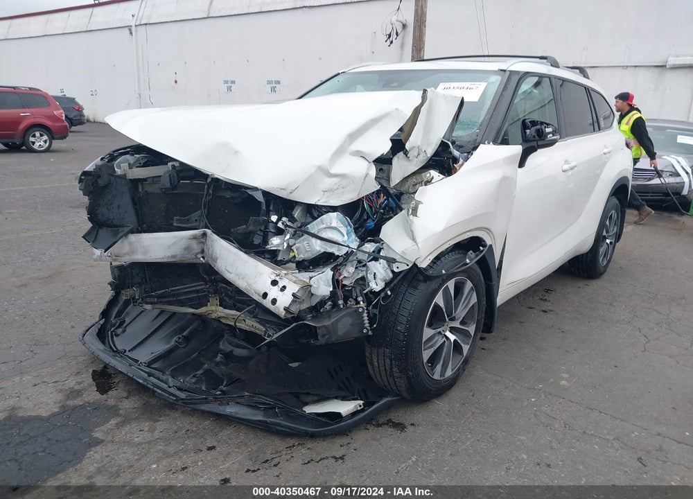 2020 TOYOTA HIGHLANDER XLE VIN: 5TDGZRBH4LS518349