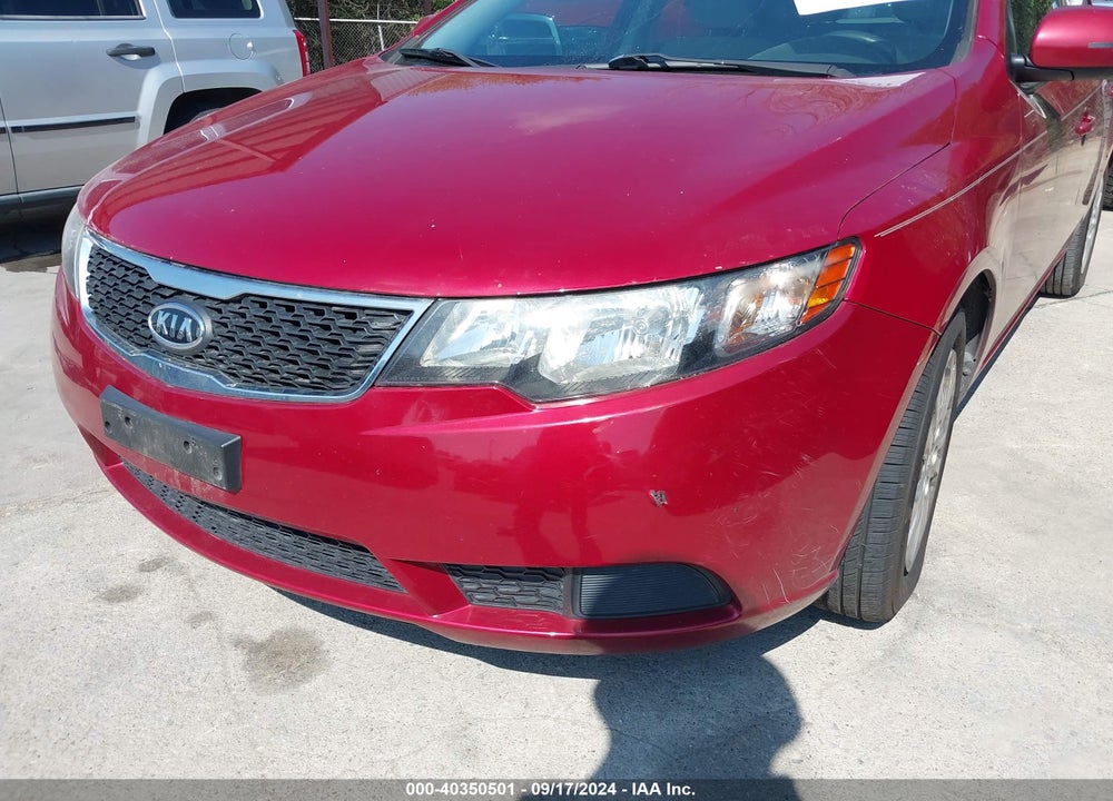 2011 KIA FORTE EX VIN: KNAFU4A24B5889085