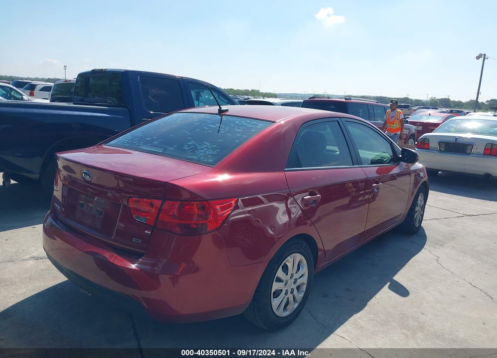 2011 KIA FORTE EX VIN: KNAFU4A24B5889085