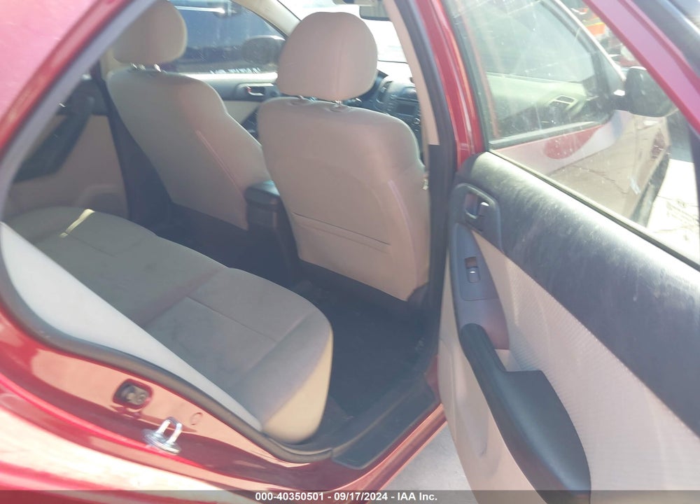 2011 KIA FORTE EX VIN: KNAFU4A24B5889085