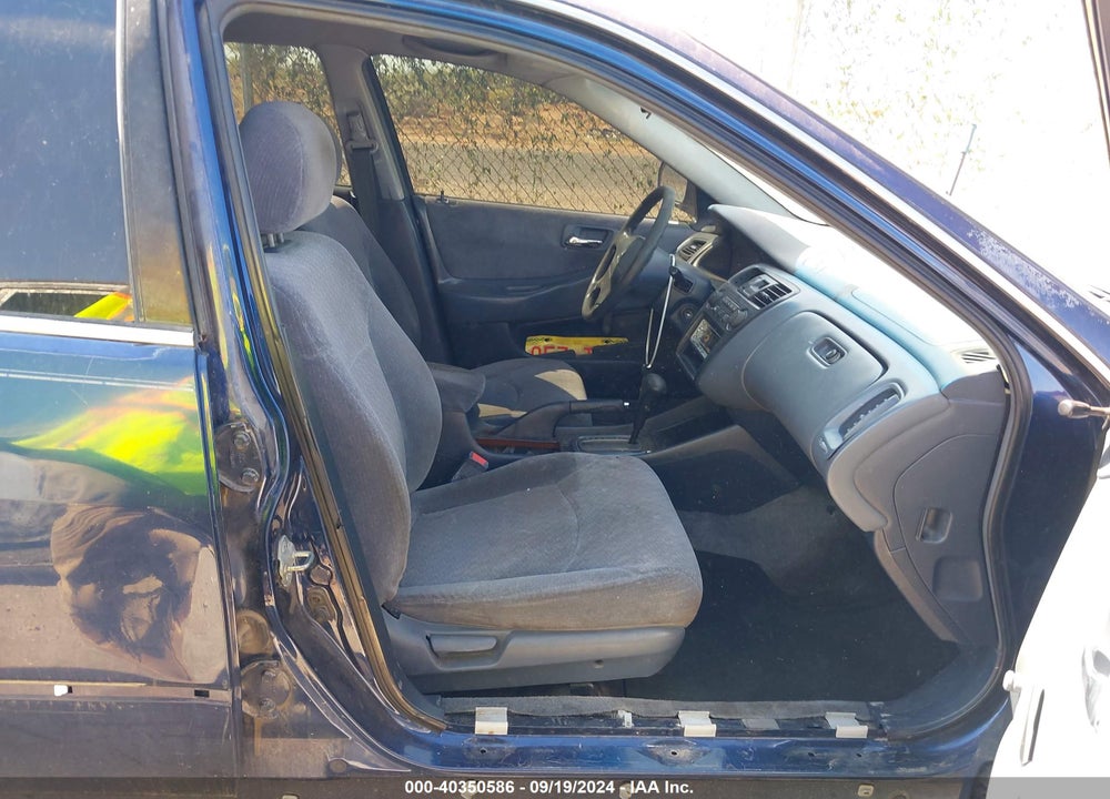 2002 HONDA ACCORD 2.3 VP VIN: 1HGCF86662A139649