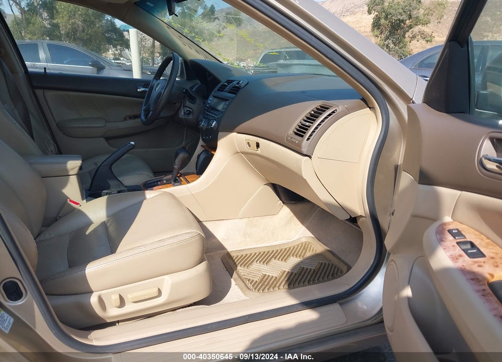 2004 HONDA ACCORD 3.0 EX VIN: 1HGCM665X4A070632