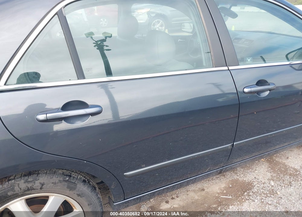 2005 HONDA ACCORD 3.0 EX VIN: 1HGCM66515A073579