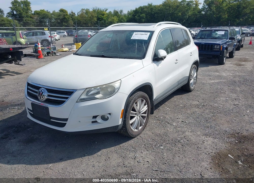 2011 VOLKSWAGEN TIGUAN SE VIN: WVGBV7AX9BW514066