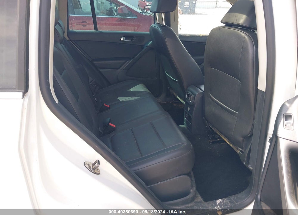 2011 VOLKSWAGEN TIGUAN SE VIN: WVGBV7AX9BW514066