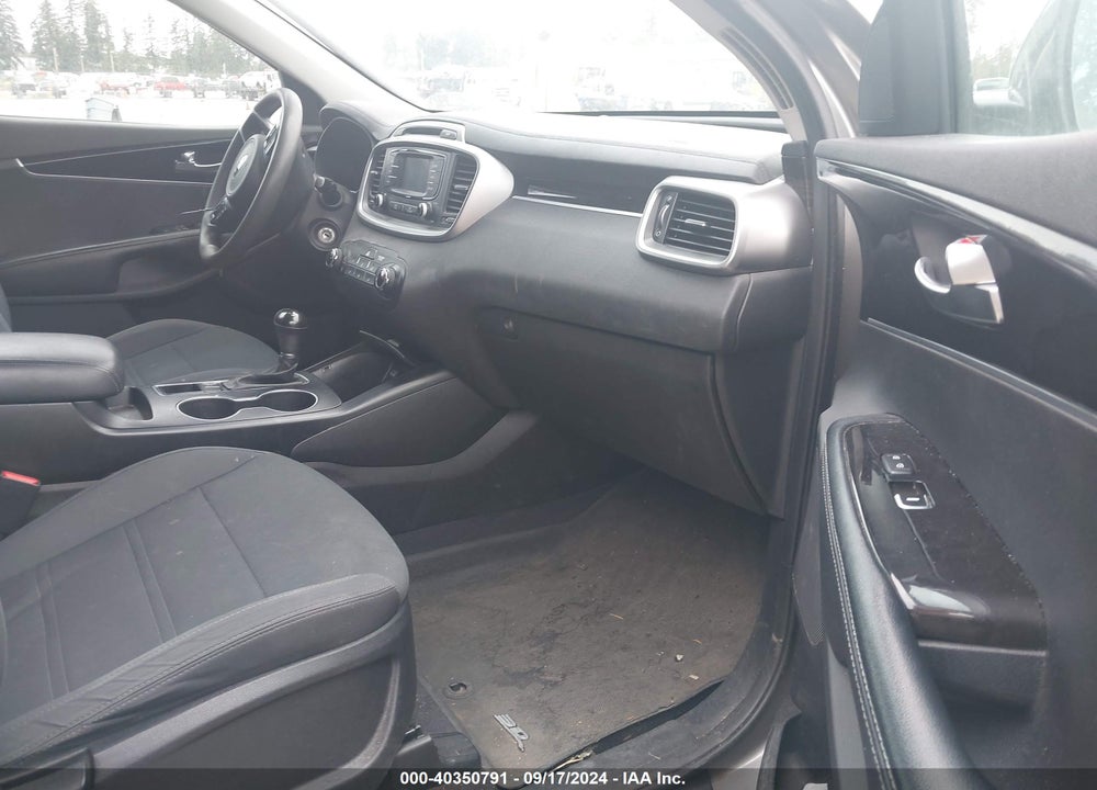 2017 KIA SORENTO 3.3L LX VIN: 5XYPGDA57HG217711