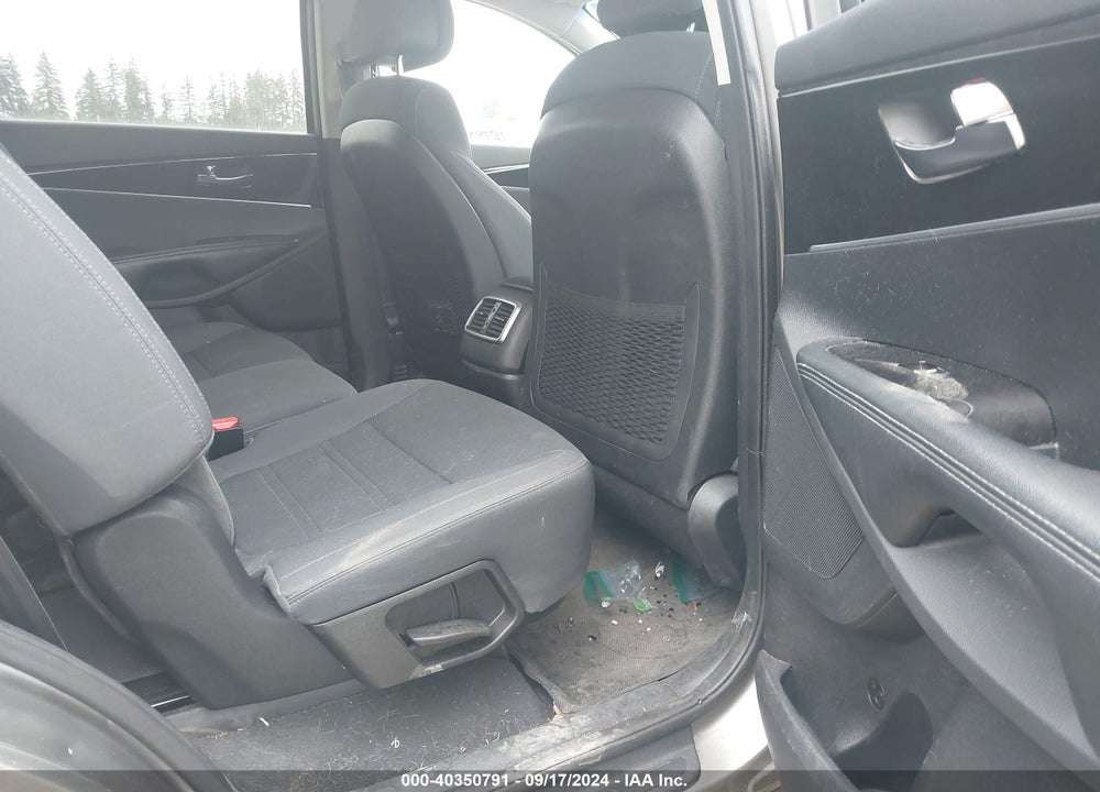 2017 KIA SORENTO 3.3L LX VIN: 5XYPGDA57HG217711