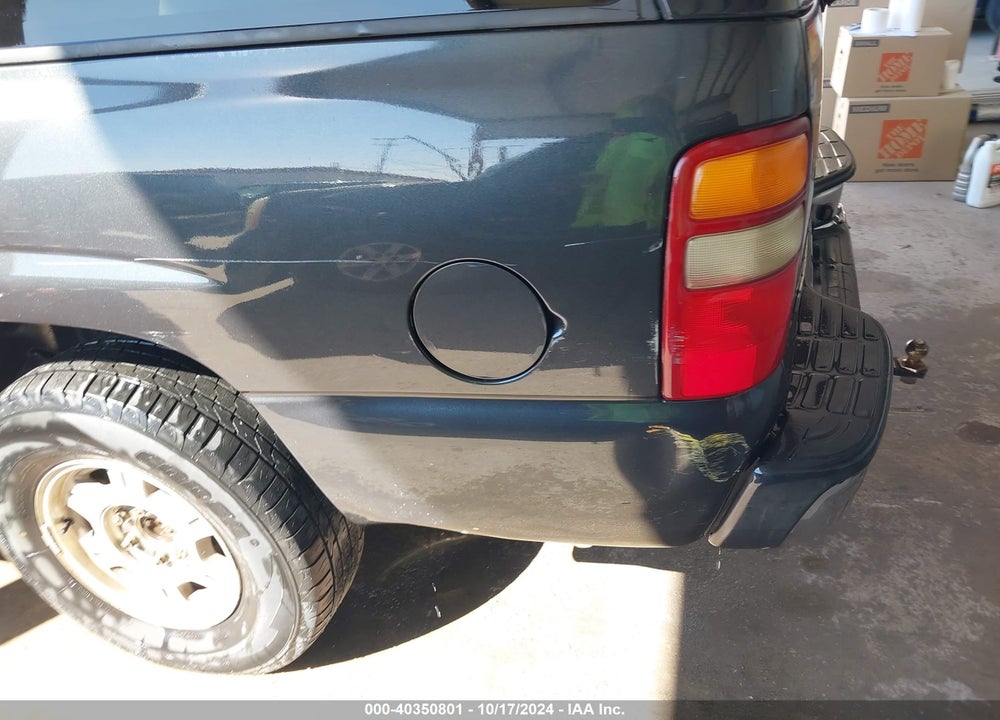 2003 CHEVROLET SUBURBAN 1500 LS VIN: 3GNEC16Z33G260148