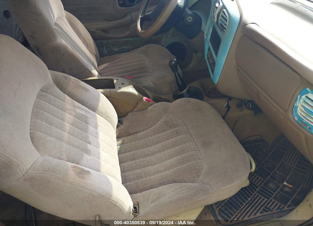 1998 CHEVROLET S-10 LS FLEETSIDE VIN: 1GCCS1943WK250770