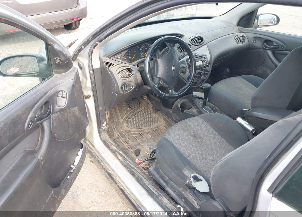 2001 FORD FOCUS ZX3 VIN: 3FAFP31341R247870