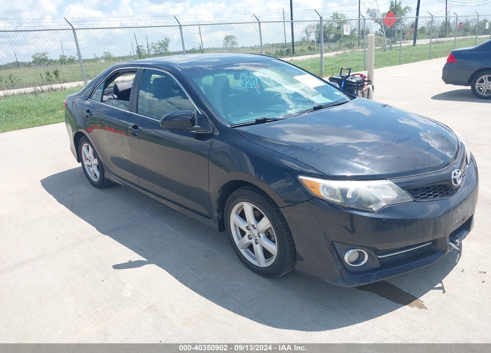 2014 TOYOTA CAMRY SE VIN: 4T1BF1FK5EU827901