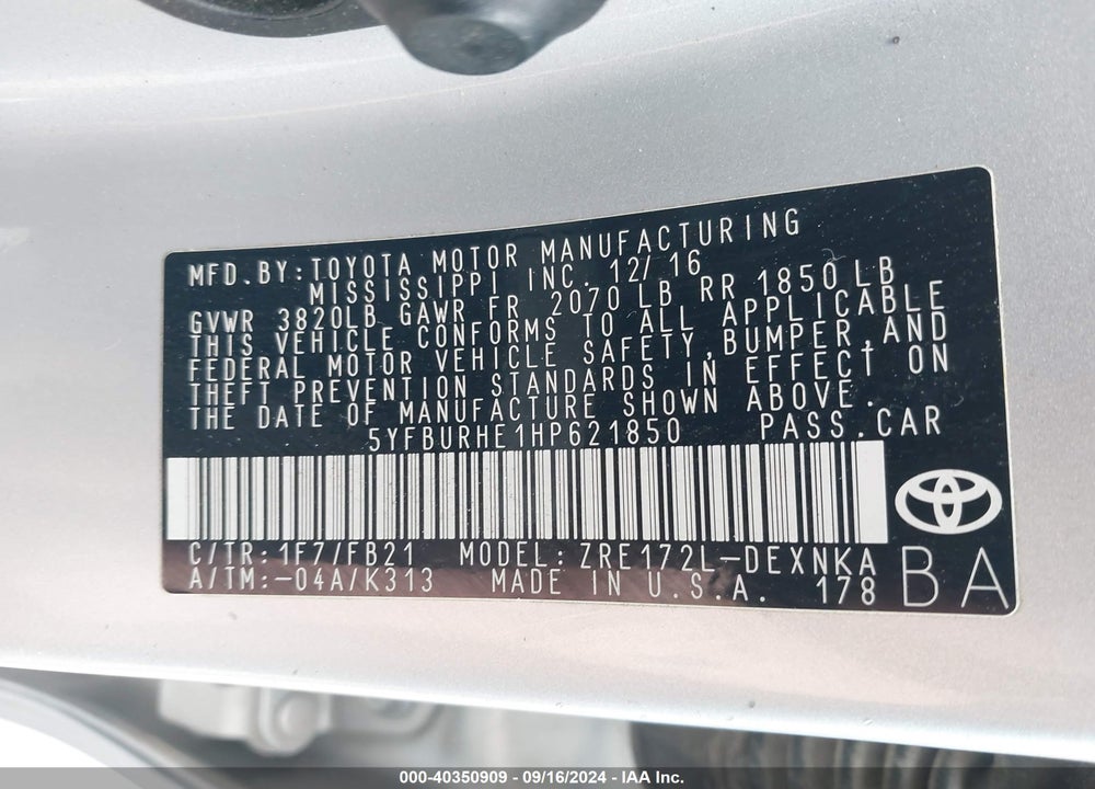 2017 TOYOTA COROLLA LE VIN: 5YFBURHE1HP621850