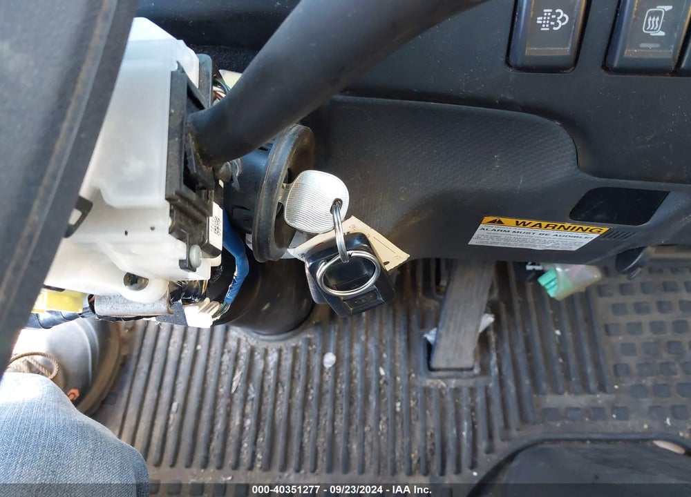 2022 ISUZU NRR VIN: JALE5W163N7304773