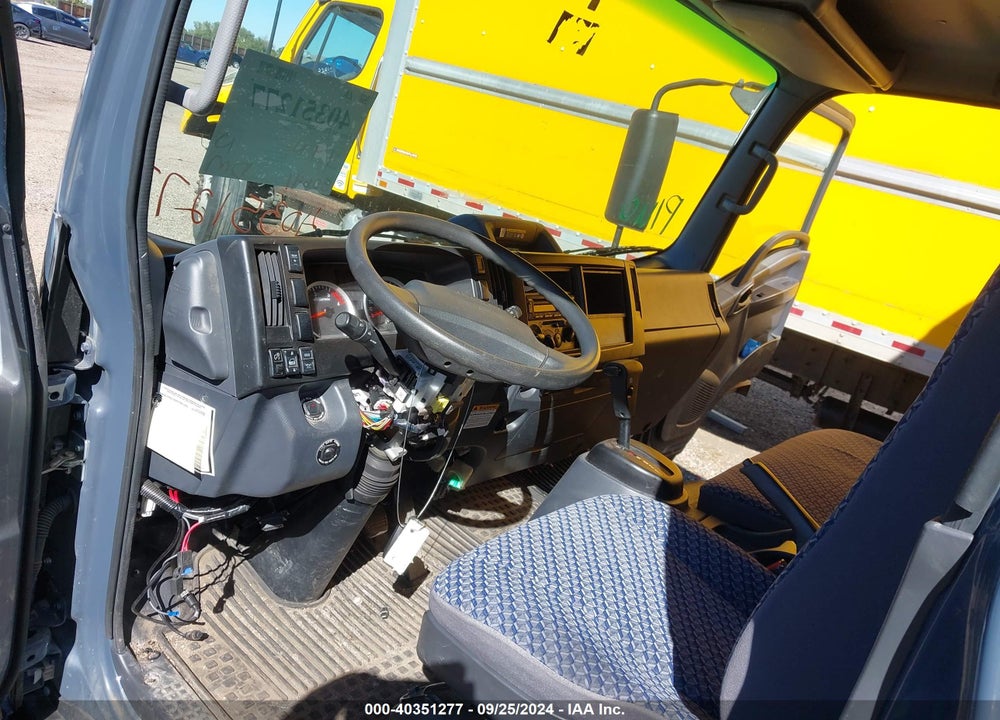 2022 ISUZU NRR VIN: JALE5W163N7304773