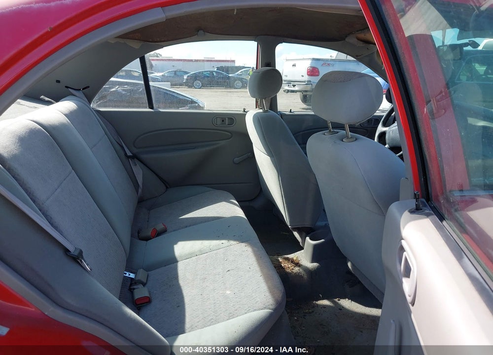 1999 FORD ESCORT LX VIN: 1FAFP10PXXW105828