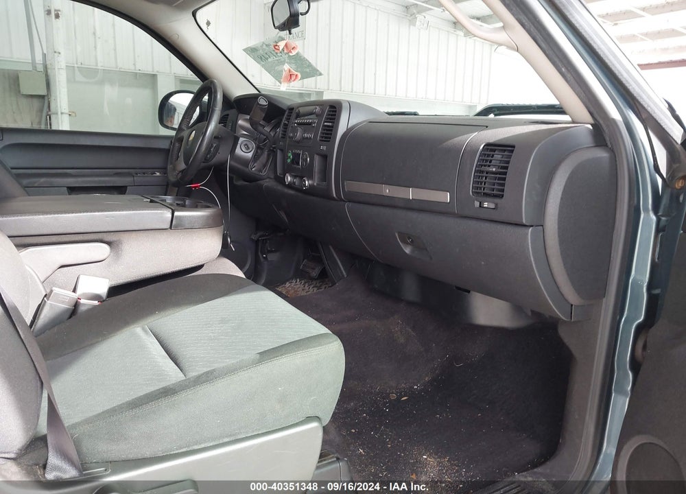 2011 CHEVROLET SILVERADO 1500 LT VIN: 3GCPCSE05BG114391