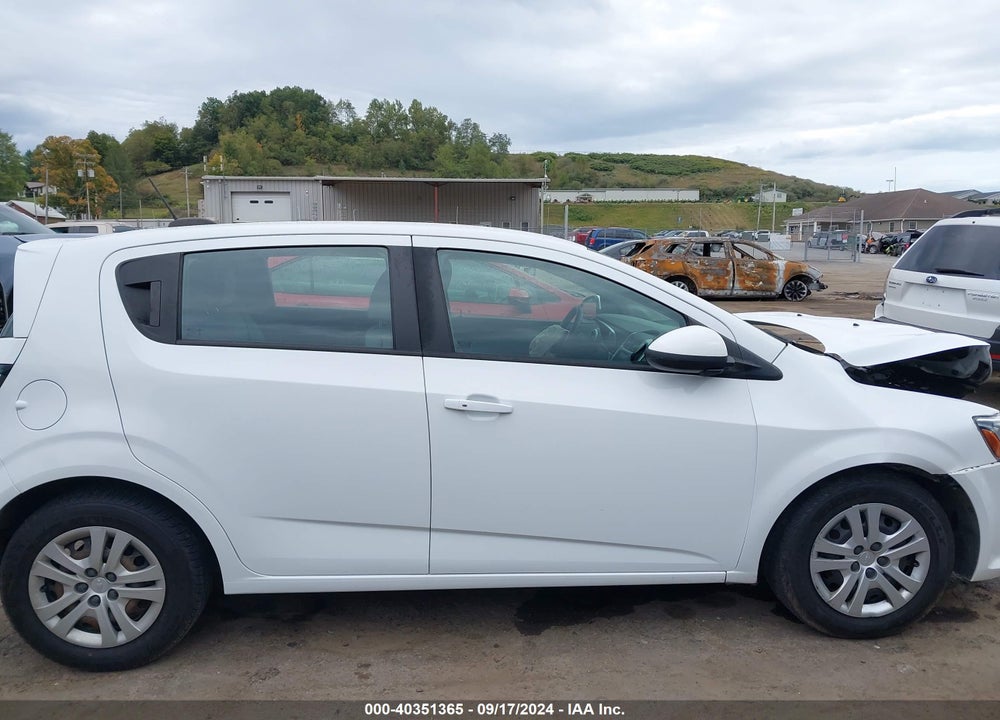 2020 CHEVROLET SONIC FWD  1FL 5-DOOR VIN: 1G1JG6SB8L4123715