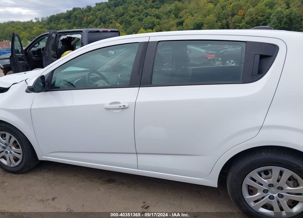2020 CHEVROLET SONIC FWD  1FL 5-DOOR VIN: 1G1JG6SB8L4123715