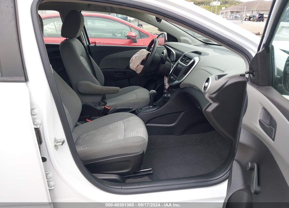 2020 CHEVROLET SONIC FWD  1FL 5-DOOR VIN: 1G1JG6SB8L4123715