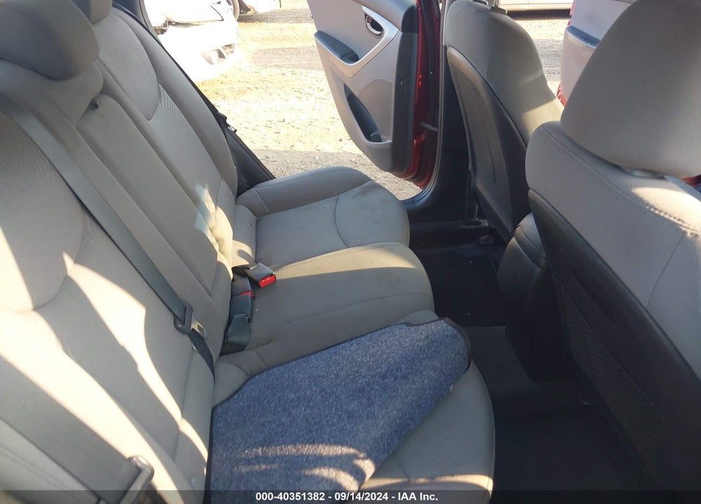 2016 HYUNDAI ELANTRA SE VIN: 5NPDH4AE5GH742693
