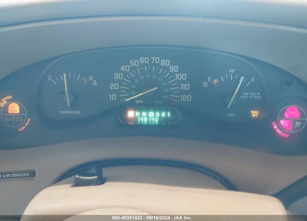 2002 BUICK CENTURY CUSTOM VIN: 2G4WS52J921139151