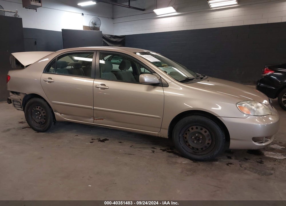 2005 TOYOTA COROLLA LE VIN: 2T1BR32E35C374057