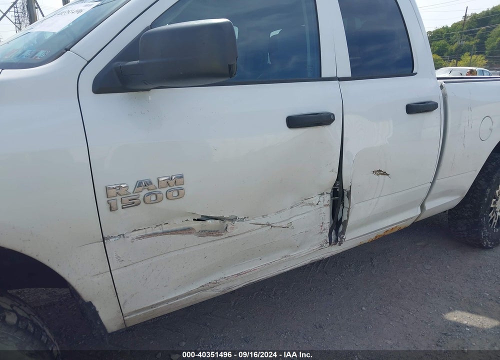 2017 RAM 1500 VIN: 1C6RR7FG4HS840378