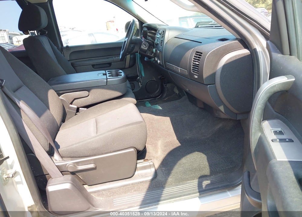 2010 GMC SIERRA 1500 SLE VIN: 1GTSKVE38AZ132472