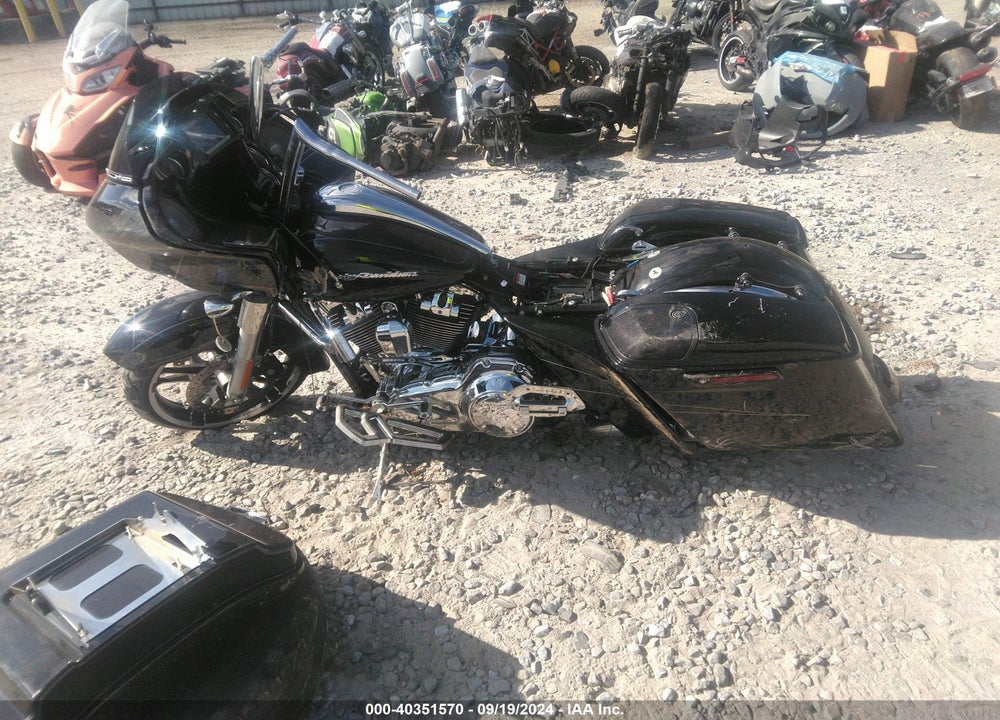 2015 HARLEY-DAVIDSON FLTRXS ROAD GLIDE SPECIAL VIN: 1HD1KTM19FB690507