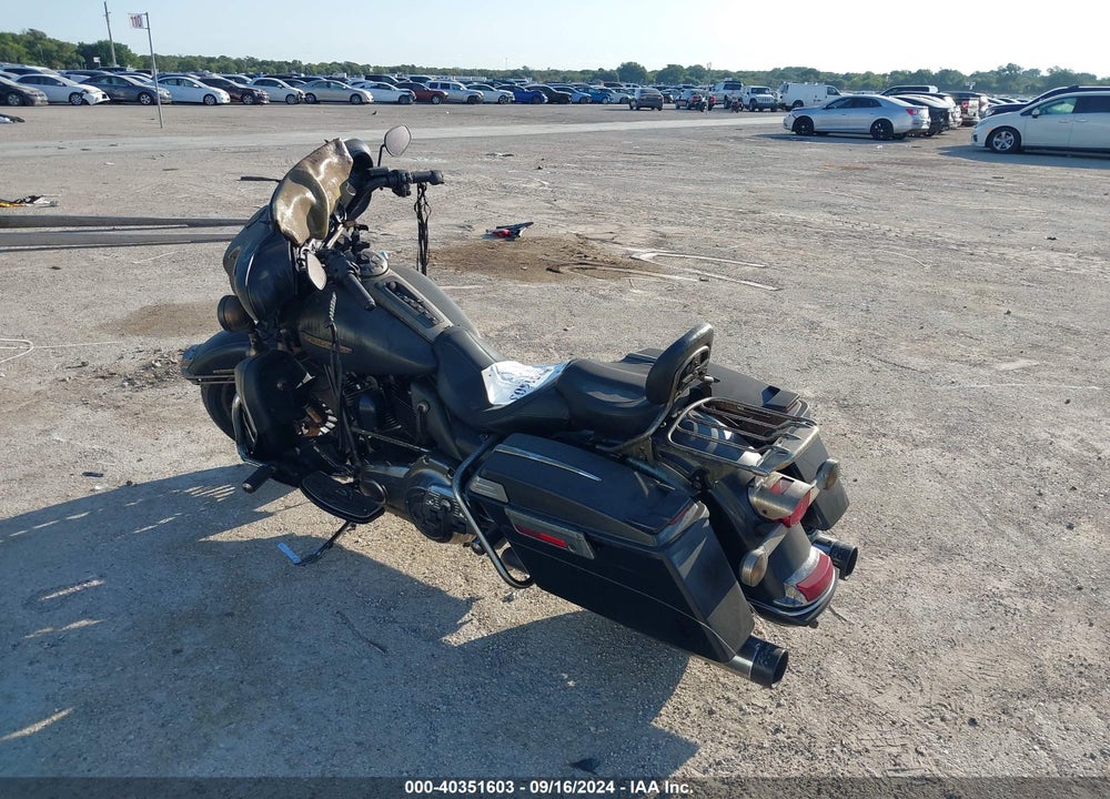 2011 HARLEY-DAVIDSON FLHTK VIN: 1HD1KEM12BB675966