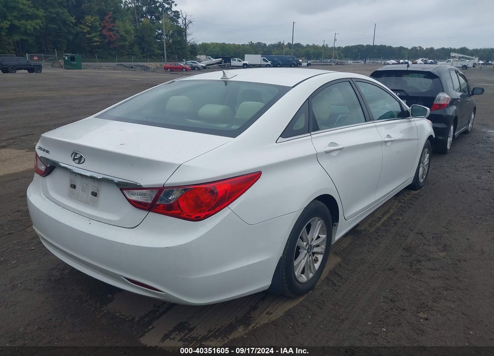 2013 HYUNDAI SONATA GLS VIN: 5NPEB4AC6DH778831