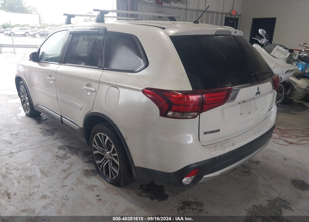 2016 MITSUBISHI OUTLANDER ES VIN: JA4AD2A32GZ015967
