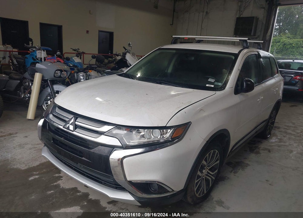 2016 MITSUBISHI OUTLANDER ES VIN: JA4AD2A32GZ015967