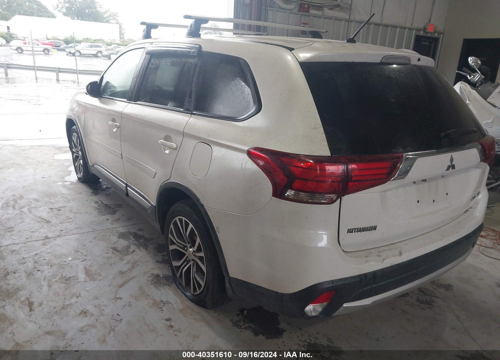 2016 MITSUBISHI OUTLANDER ES VIN: JA4AD2A32GZ015967