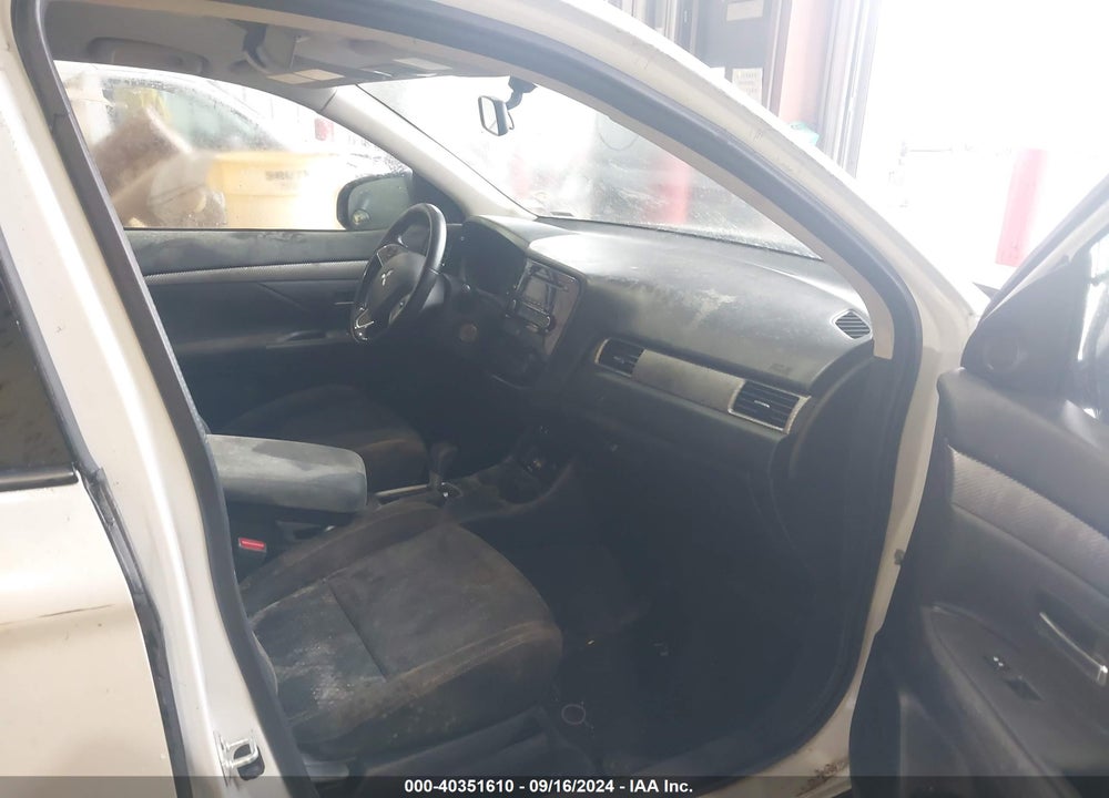 2016 MITSUBISHI OUTLANDER ES VIN: JA4AD2A32GZ015967