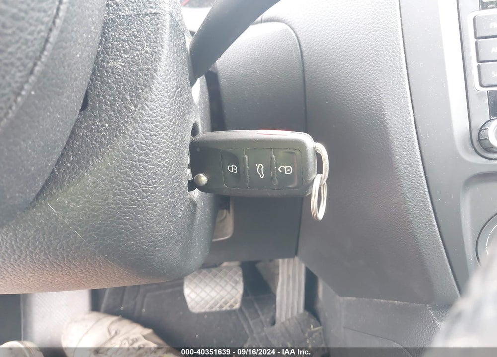 2012 VOLKSWAGEN JETTA 2.5L SE VIN: 3VWDX7AJ8CM420536