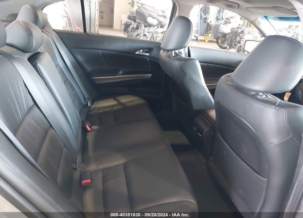 2010 HONDA ACCORD 2.4 EX-L VIN: 1HGCP2F83AA066380