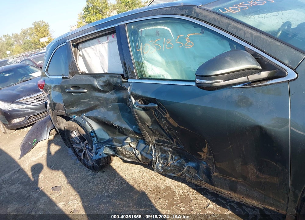 2019 TOYOTA HIGHLANDER XLE VIN: 5TDJZRFH3KS998544