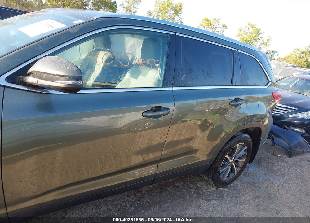 2019 TOYOTA HIGHLANDER XLE VIN: 5TDJZRFH3KS998544
