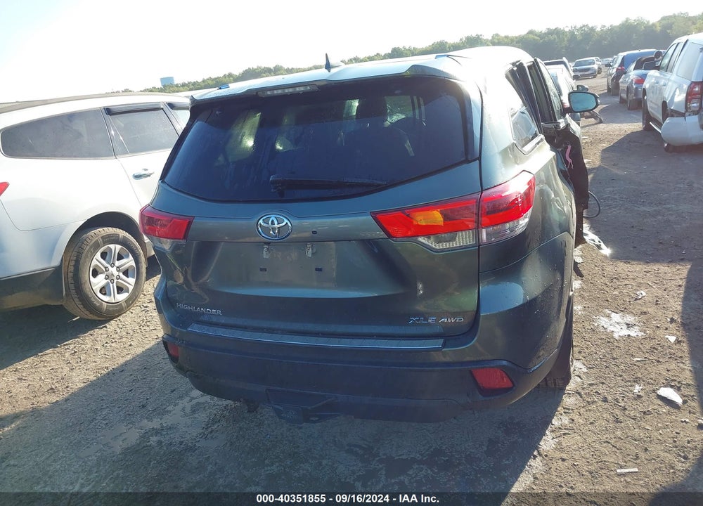 2019 TOYOTA HIGHLANDER XLE VIN: 5TDJZRFH3KS998544