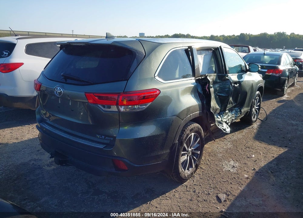 2019 TOYOTA HIGHLANDER XLE VIN: 5TDJZRFH3KS998544