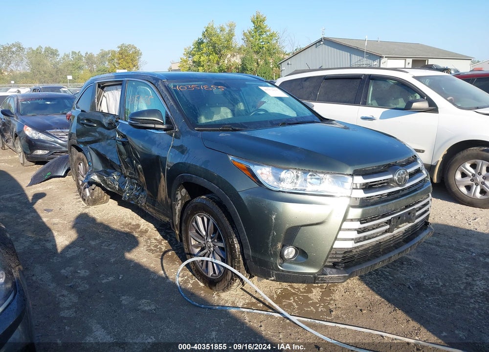 2019 TOYOTA HIGHLANDER XLE VIN: 5TDJZRFH3KS998544