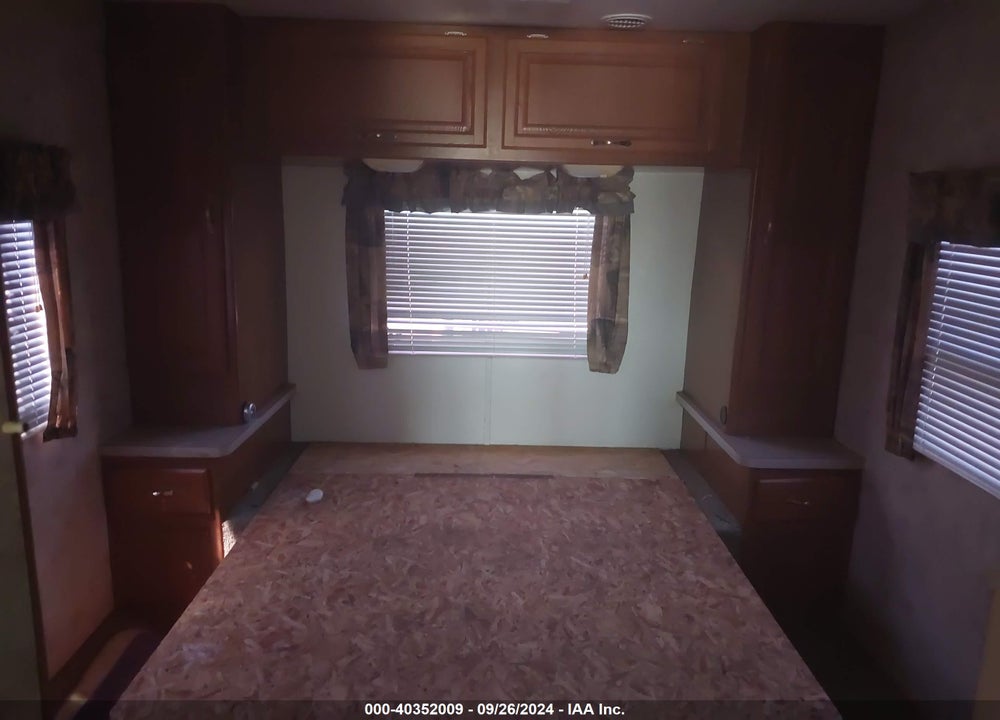 2004 COACHMEN F550 VIN: 1F6MF53S640A00829