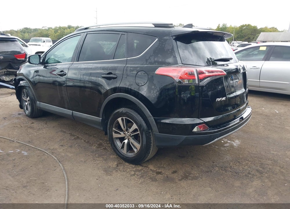 2018 TOYOTA RAV4 XLE VIN: 2T3WFREV0JW413387