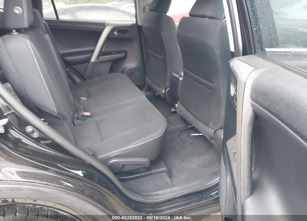 2018 TOYOTA RAV4 XLE VIN: 2T3WFREV0JW413387