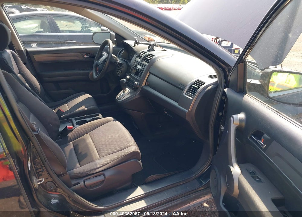2008 HONDA CR-V LX VIN: JHLRE48388C043125