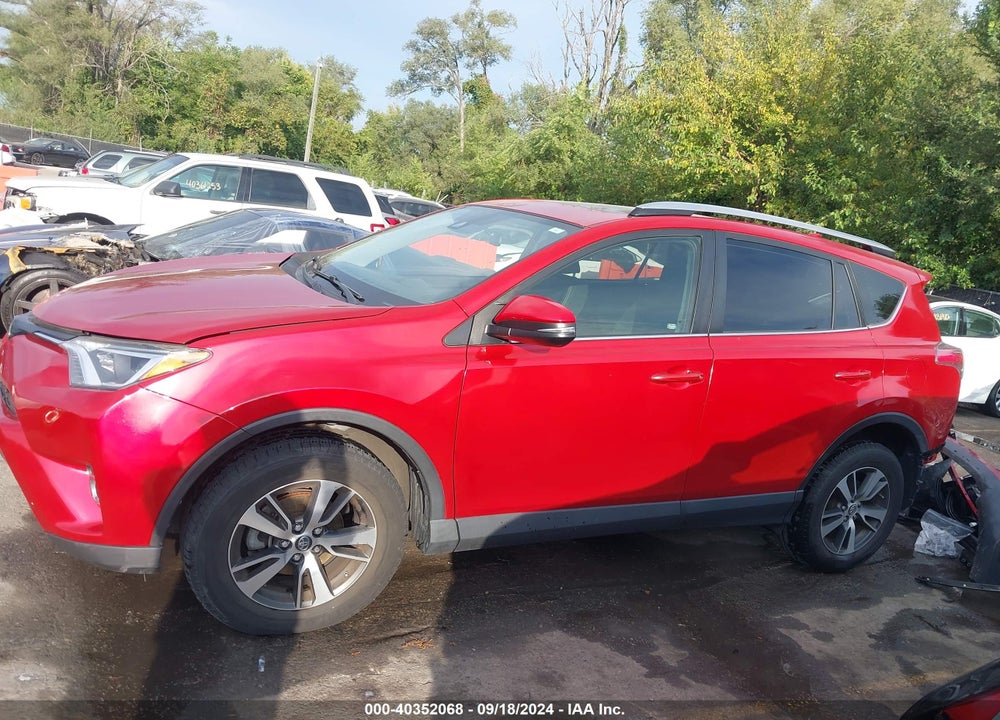 2017 TOYOTA RAV4 XLE VIN: JTMRFREV6HJ124620