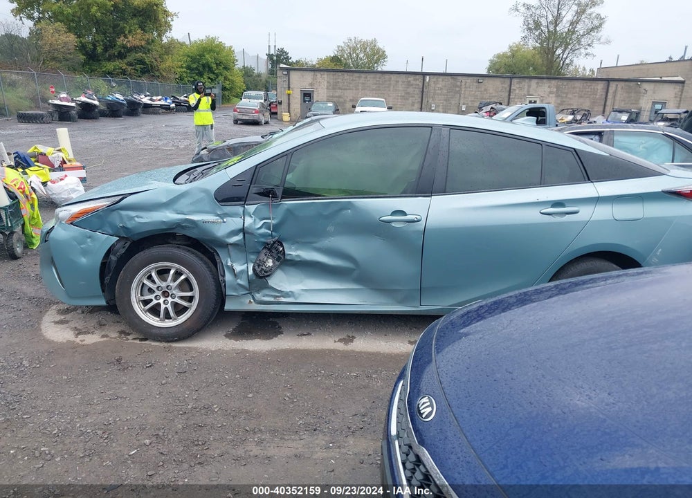 2018 TOYOTA PRIUS TWO ECO VIN: JTDKARFU3J3067082