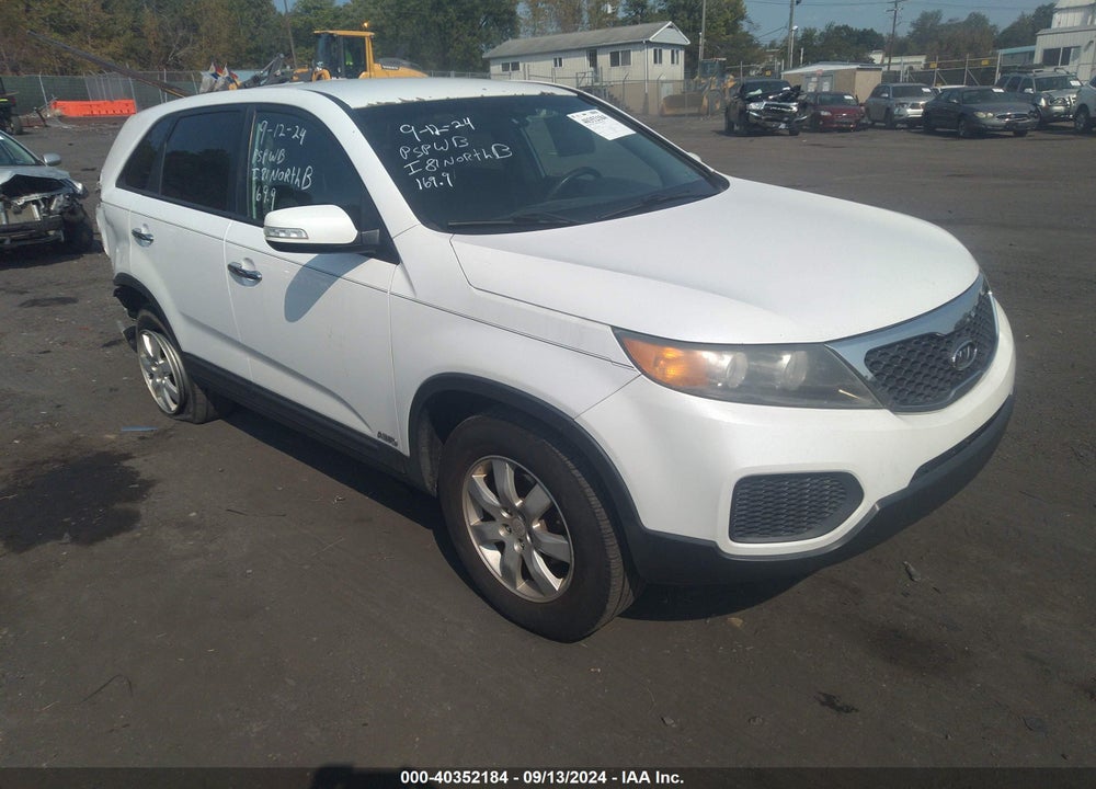 2011 KIA SORENTO LX VIN: 5XYKTCA15BG180470