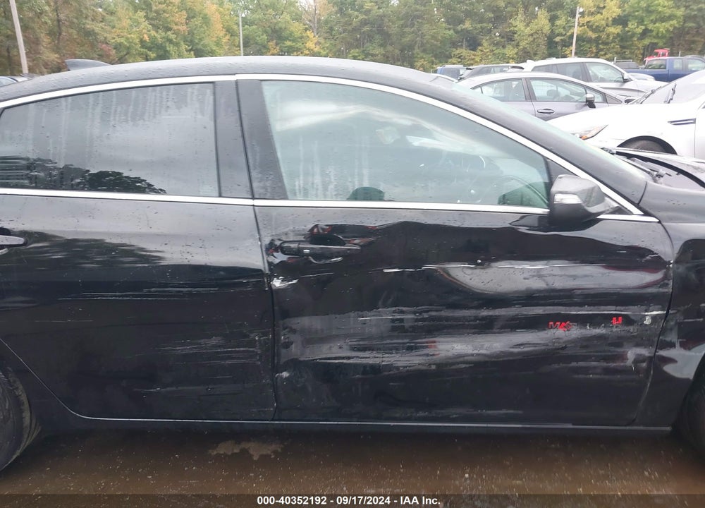 2018 CHEVROLET MALIBU LT VIN: 1G1ZD5ST8JF191030